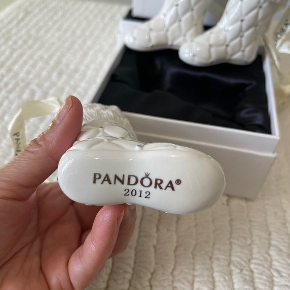 Pandora Ornament 2012 limited edition Christmas Stocking Boot - Picture 5 of 9